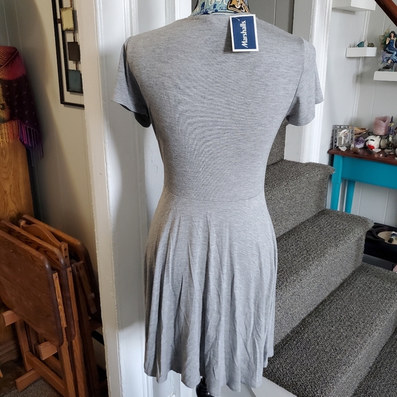 ROLLER COASTER~ GRAY SHORT SLEEVE V-NECK WRAP DRESS! - Picture 6 of 16